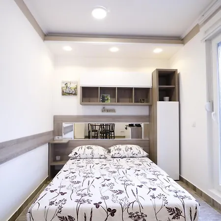Valdez 2 Apartment